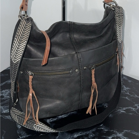 The Sak Handbag Ashland Vintage Leather Bucket Bag Black AUTHENTIC - Picture 5 of 14